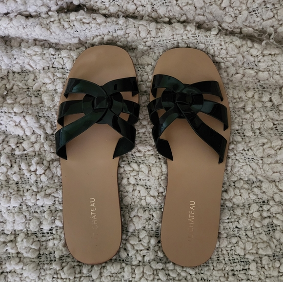 Le Chateau shiny black flat slides sandals. New - Picture 2 of 5